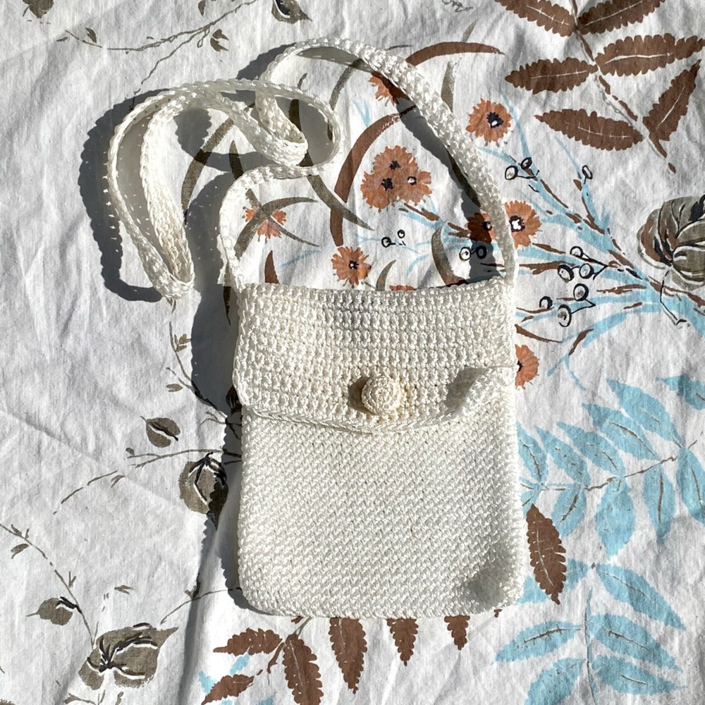 Vintage Handmade White Crochet Crossbody Purse 🤍